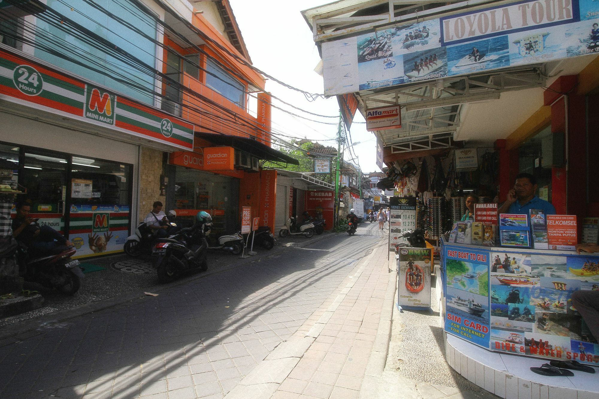 Dua Dara Inn Kuta Legian  Exterior photo